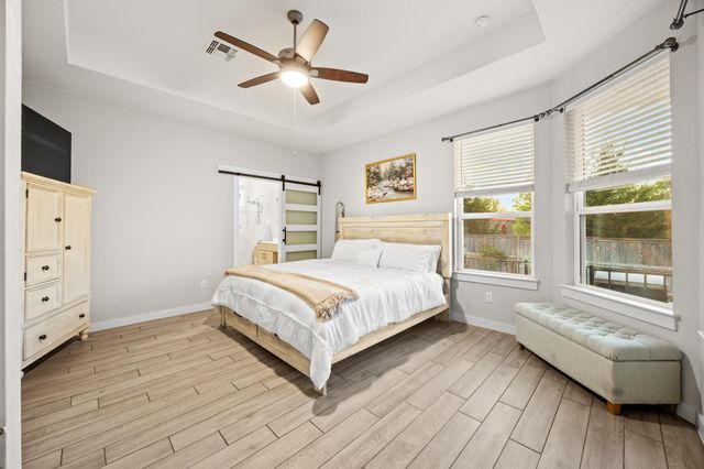 2005 Stirling ST, Leander, TX 78641