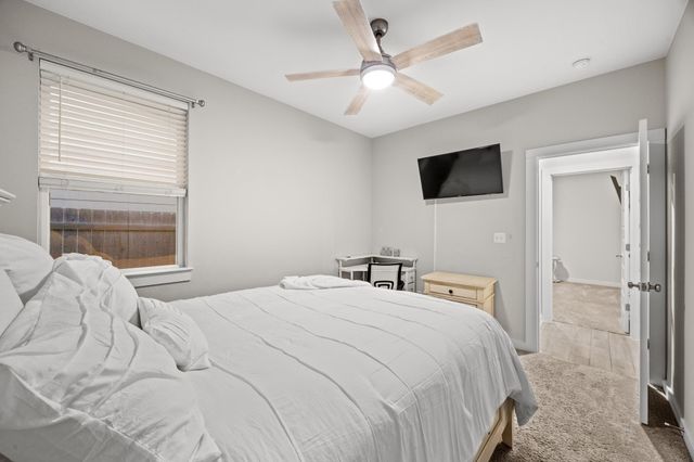 2005 Stirling ST, Leander, TX 78641