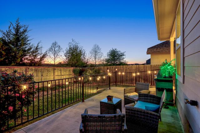 2005 Stirling ST, Leander, TX 78641