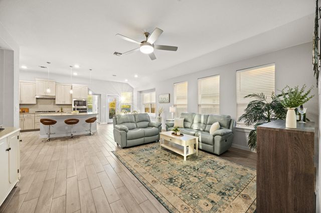 2005 Stirling ST, Leander, TX 78641