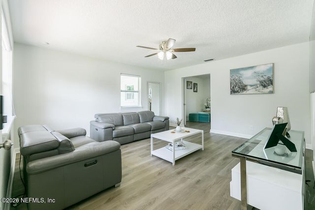 6221 ASHWOOD Lane, Jacksonville, FL 32277