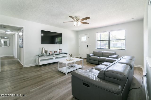 6221 ASHWOOD Lane, Jacksonville, FL 32277
