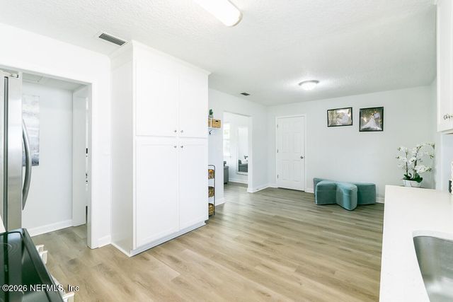 6221 ASHWOOD Lane, Jacksonville, FL 32277