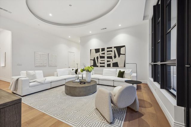 2323 San Felipe Street 1101, Houston, TX 77019