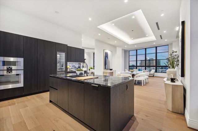 2323 San Felipe Street 1101, Houston, TX 77019