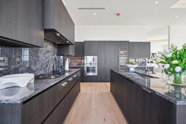 2323 San Felipe Street 1101, Houston, TX 77019