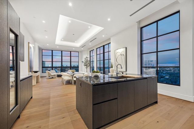 2323 San Felipe Street 1101, Houston, TX 77019