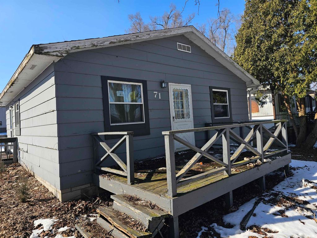 71 Ems D24b Lane, Syracuse, IN 46567