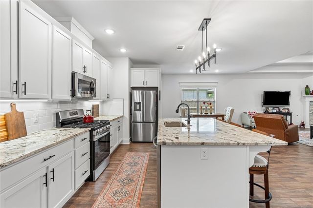 82 N Sheep Dog Avenue, Farmington, AR 72730