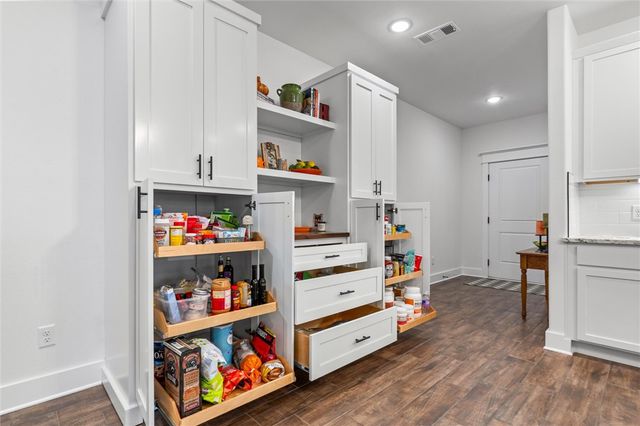 82 N Sheep Dog Avenue, Farmington, AR 72730