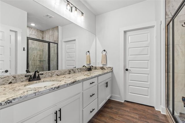 82 N Sheep Dog Avenue, Farmington, AR 72730