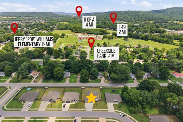 82 N Sheep Dog Avenue, Farmington, AR 72730