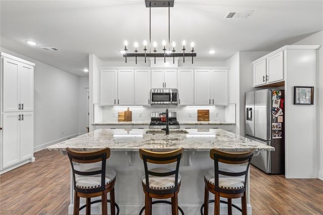 82 N Sheep Dog Avenue, Farmington, AR 72730