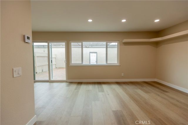 581 W Alton G, Santa Ana, CA 92707