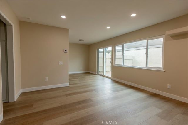 581 W Alton G, Santa Ana, CA 92707