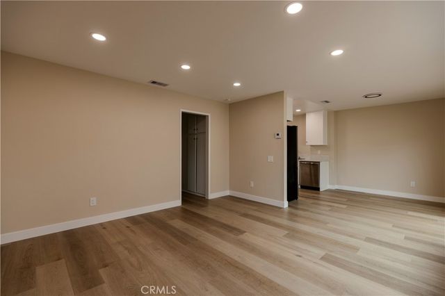 581 W Alton G, Santa Ana, CA 92707