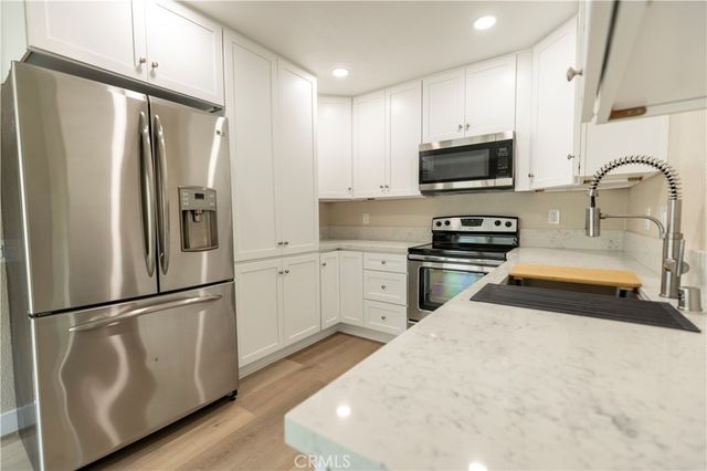 581 W Alton G, Santa Ana, CA 92707