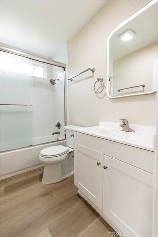 581 W Alton G, Santa Ana, CA 92707