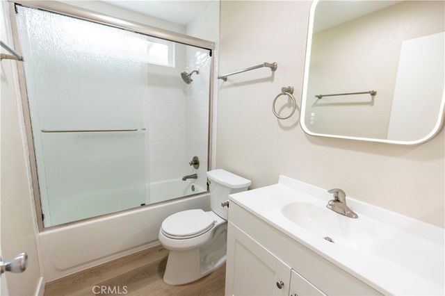 581 W Alton G, Santa Ana, CA 92707