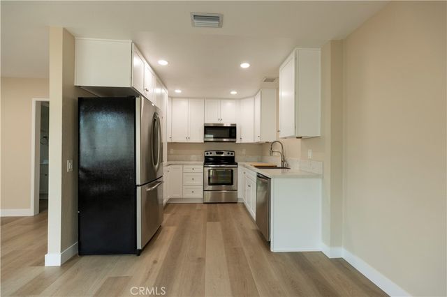 581 W Alton G, Santa Ana, CA 92707