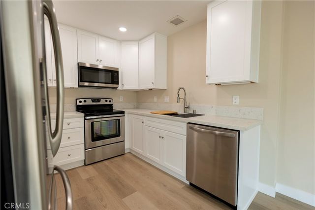 581 W Alton G, Santa Ana, CA 92707