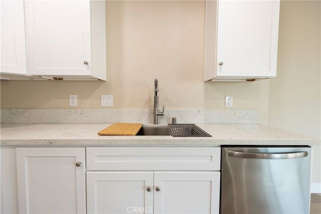 581 W Alton G, Santa Ana, CA 92707
