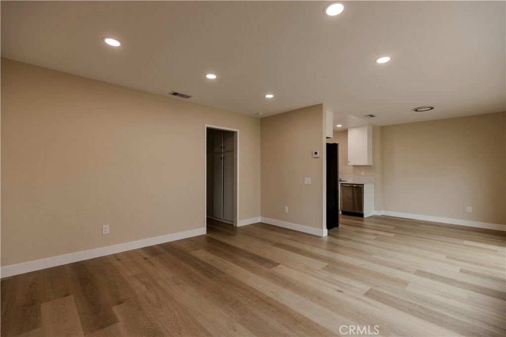 581 W Alton G, Santa Ana, CA 92707 — photo 3