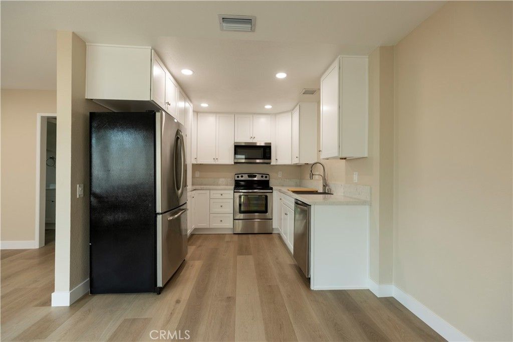 581 W Alton G, Santa Ana, CA 92707 — photo 4