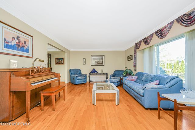 9 Braddock Street, East Brunswick, NJ 08816