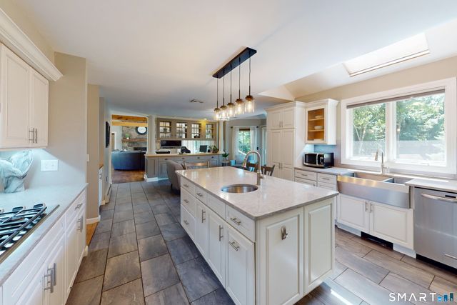 31 Cedar Grove Road, Southbury, CT 06488