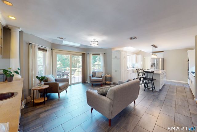 31 Cedar Grove Road, Southbury, CT 06488