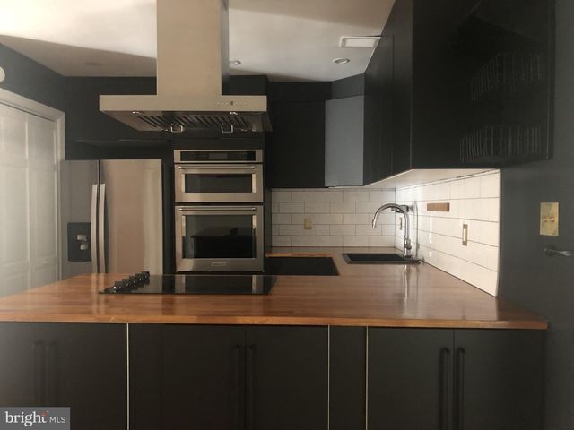 2254 COPPERSMITH SQ, Reston, VA 20191