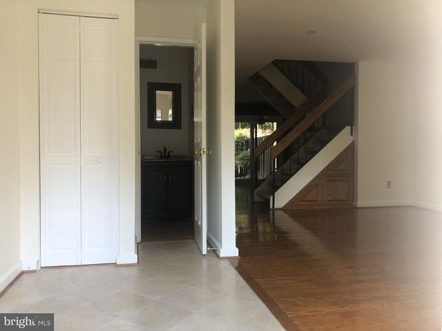 2254 COPPERSMITH SQ, Reston, VA 20191