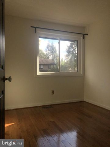2254 COPPERSMITH SQ, Reston, VA 20191