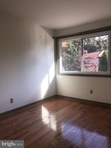 2254 COPPERSMITH SQ, Reston, VA 20191