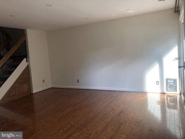 2254 COPPERSMITH SQ, Reston, VA 20191