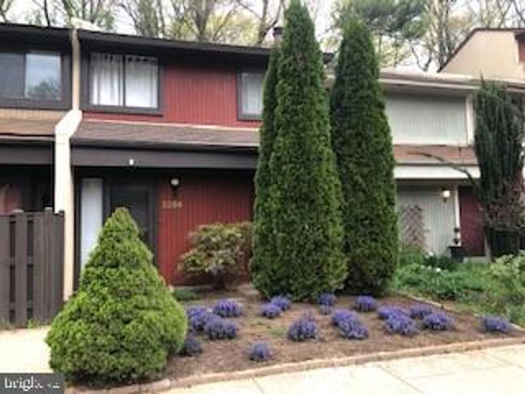 2254 COPPERSMITH SQ, Reston, VA 20191