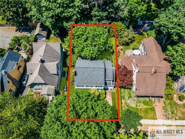 25 Home Street, Metuchen, NJ 08840