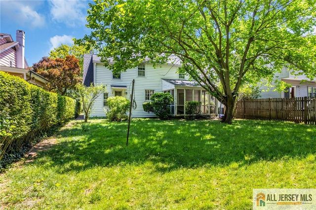 25 Home Street, Metuchen, NJ 08840