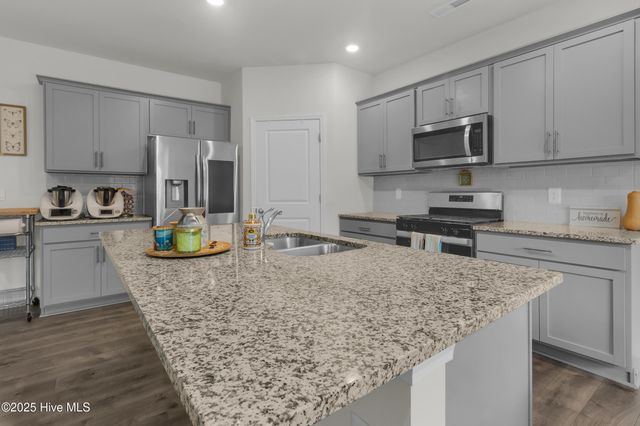 2005 Ella Bengel Drive, New Bern, NC 28562