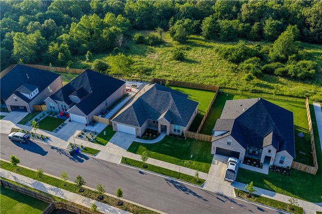 2967 N Grey Squirrel Drive, Fayetteville, AR 72704