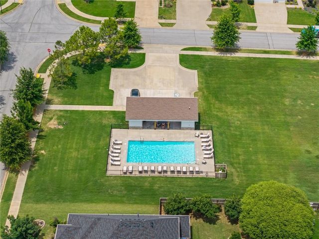 2967 N Grey Squirrel Drive, Fayetteville, AR 72704