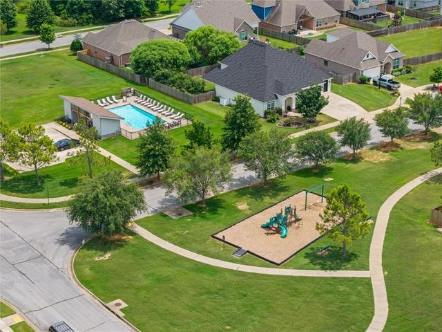2967 N Grey Squirrel Drive, Fayetteville, AR 72704