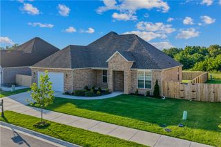 2967 N Grey Squirrel Drive, Fayetteville, AR 72704