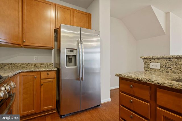 43487 TOWN GATE SQ, Chantilly, VA 20152
