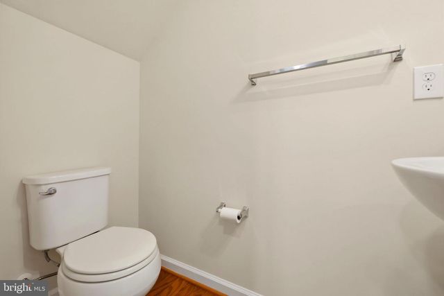 43487 TOWN GATE SQ, Chantilly, VA 20152