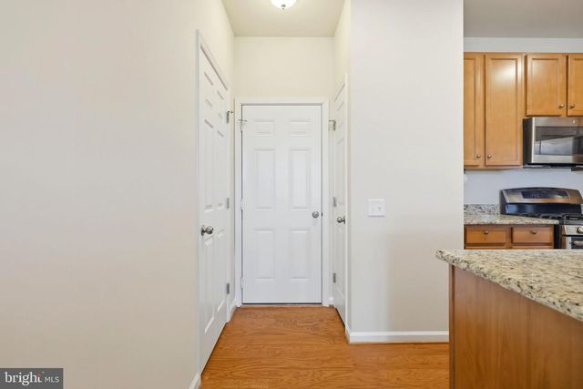 43487 TOWN GATE SQ, Chantilly, VA 20152