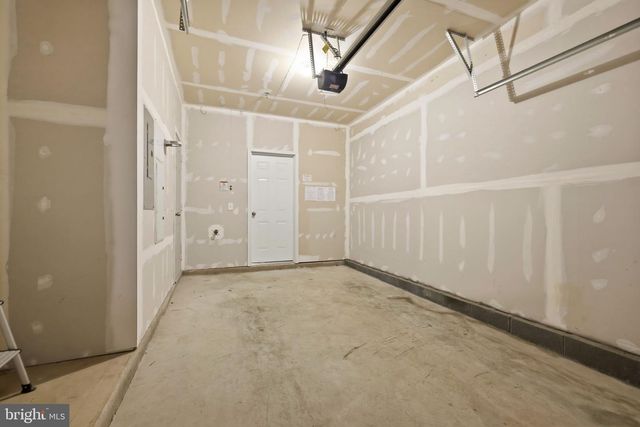 43487 TOWN GATE SQ, Chantilly, VA 20152