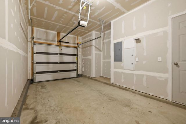 43487 TOWN GATE SQ, Chantilly, VA 20152