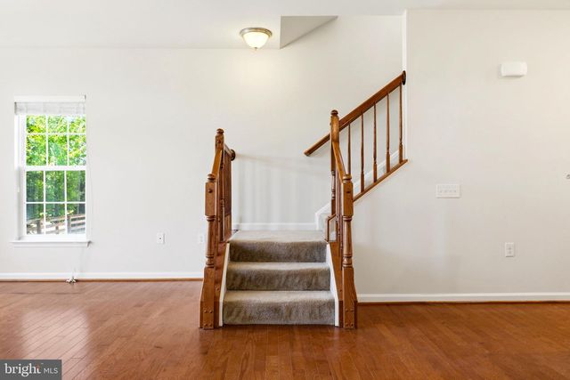 43487 TOWN GATE SQ, Chantilly, VA 20152